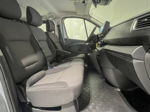 RENAULT TRAFIC III COMBI