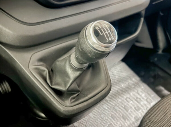 RENAULT TRAFIC III COMBI