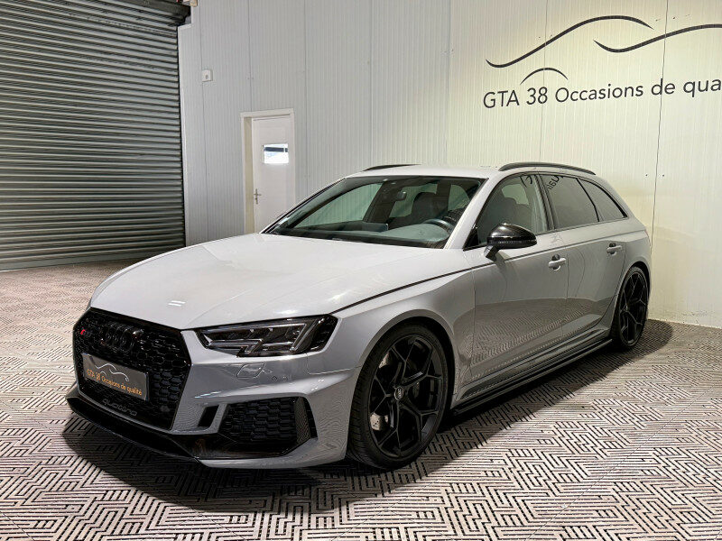 AUDI RS4 AVANT