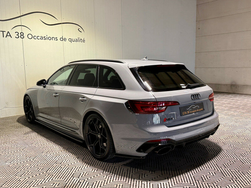 AUDI RS4 AVANT
