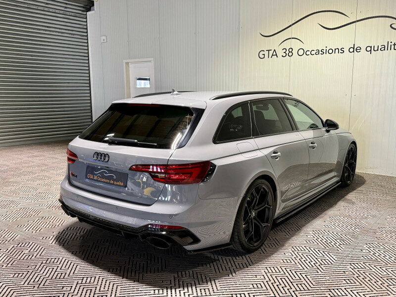 AUDI RS4 AVANT