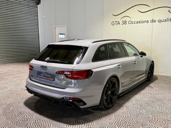 AUDI RS4 AVANT