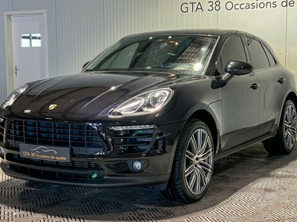PORSCHE MACAN