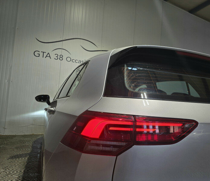 VOLKSWAGEN GOLF VIII