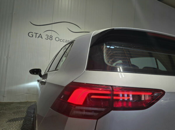 VOLKSWAGEN GOLF VIII