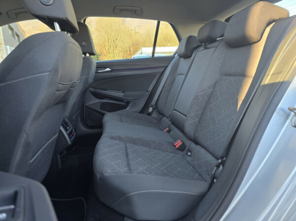 VOLKSWAGEN GOLF VIII