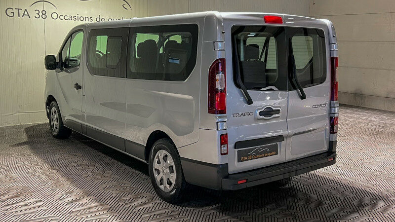 RENAULT TRAFIC III COMBI