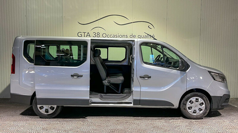 RENAULT TRAFIC III COMBI