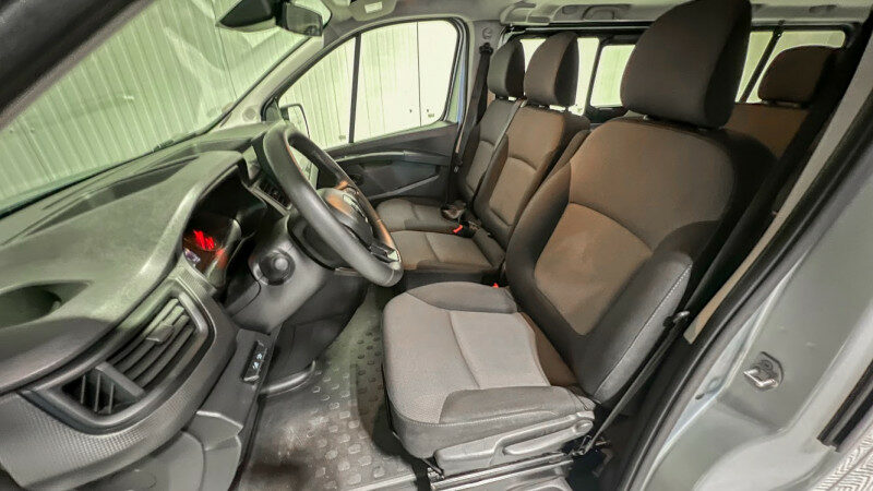 RENAULT TRAFIC III COMBI