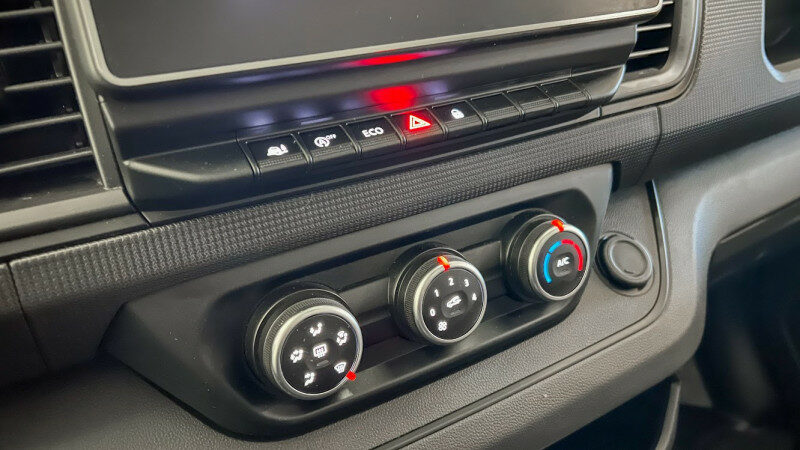 RENAULT TRAFIC III COMBI