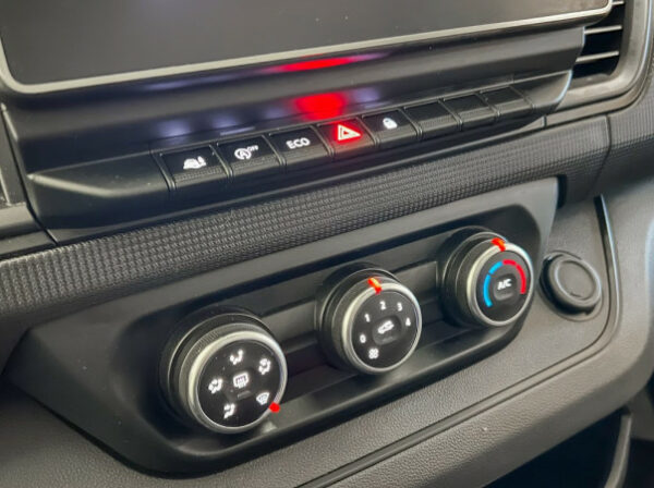 RENAULT TRAFIC III COMBI