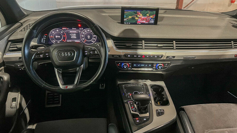 AUDI Q7