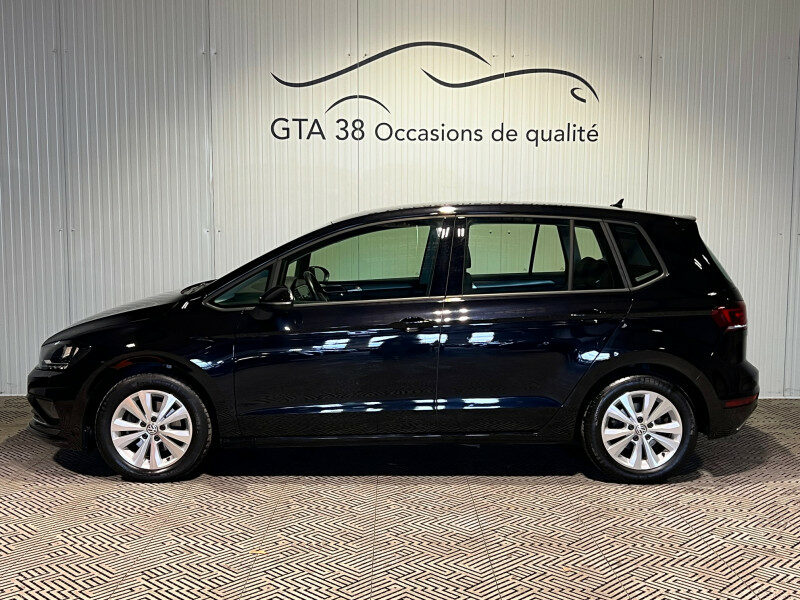 VOLKSWAGEN GOLF SPORTSVAN