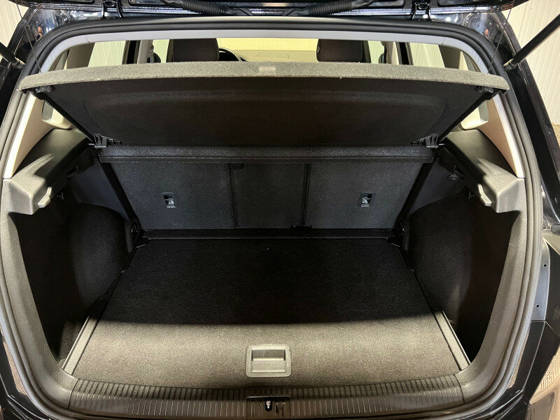 VOLKSWAGEN GOLF SPORTSVAN