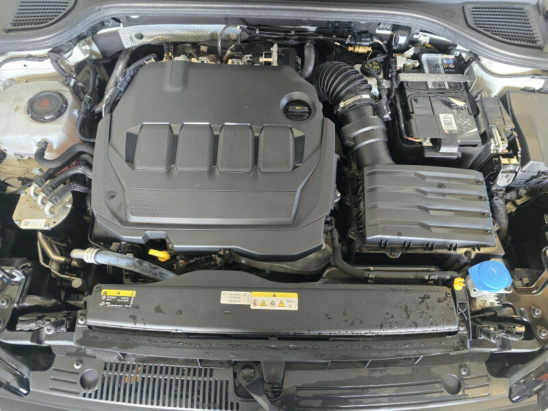 VOLKSWAGEN GOLF VIII