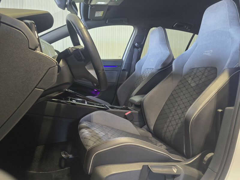 VOLKSWAGEN GOLF VIII