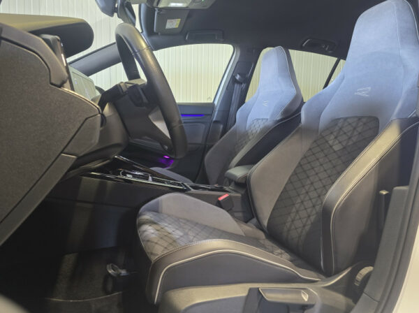 VOLKSWAGEN GOLF VIII