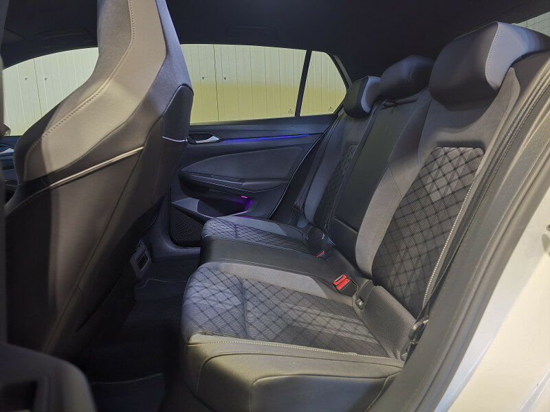 VOLKSWAGEN GOLF VIII