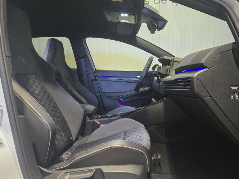 VOLKSWAGEN GOLF VIII