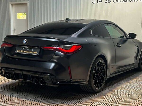 BMW M4 COUPE