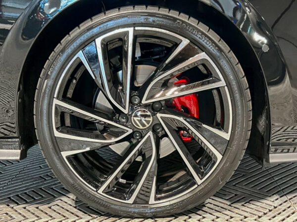 VOLKSWAGEN GOLF VIII