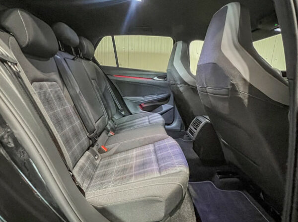 VOLKSWAGEN GOLF VIII