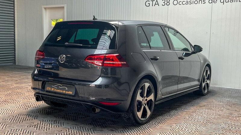 VOLKSWAGEN GOLF VII