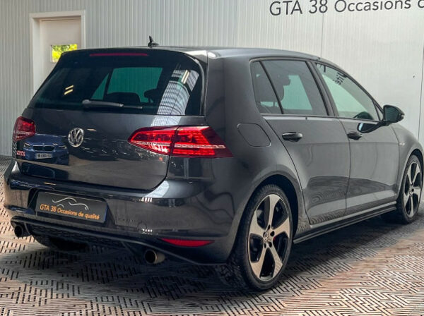 VOLKSWAGEN GOLF VII