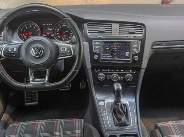 VOLKSWAGEN GOLF VII