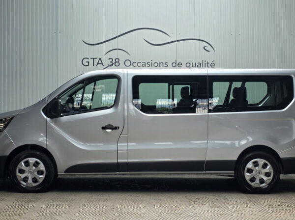 RENAULT TRAFIC III COMBI