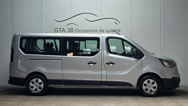 RENAULT TRAFIC III COMBI