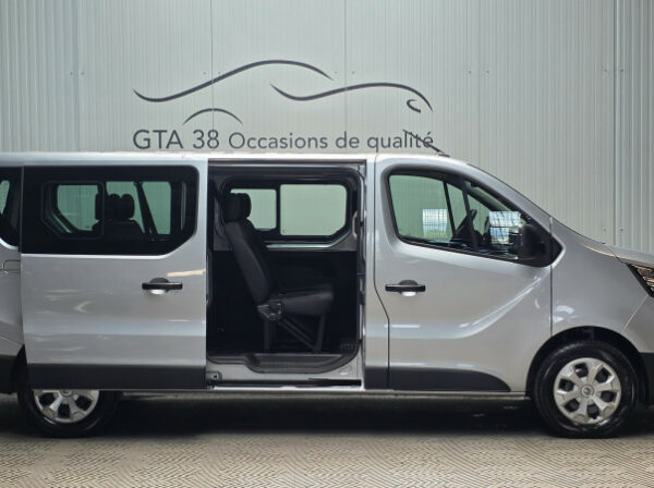 RENAULT TRAFIC III COMBI