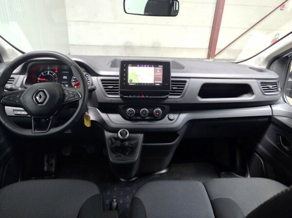 RENAULT TRAFIC III COMBI