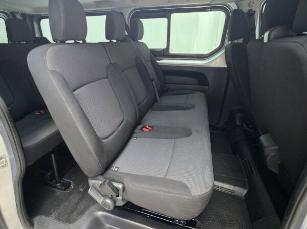 RENAULT TRAFIC III COMBI