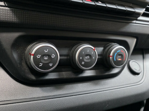RENAULT TRAFIC III COMBI