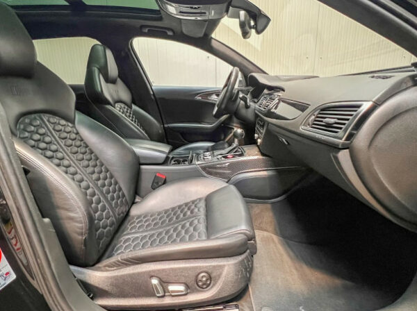 AUDI RS6 AVANT