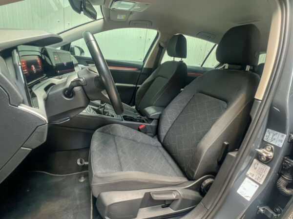VOLKSWAGEN GOLF VIII