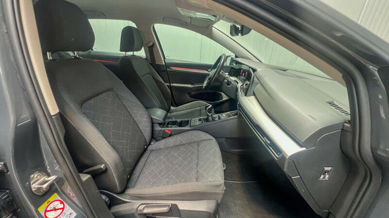 VOLKSWAGEN GOLF VIII