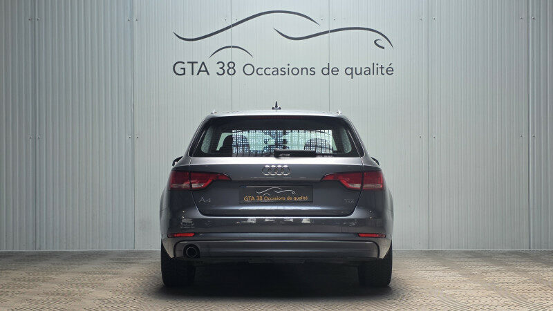 AUDI A4 AVANT