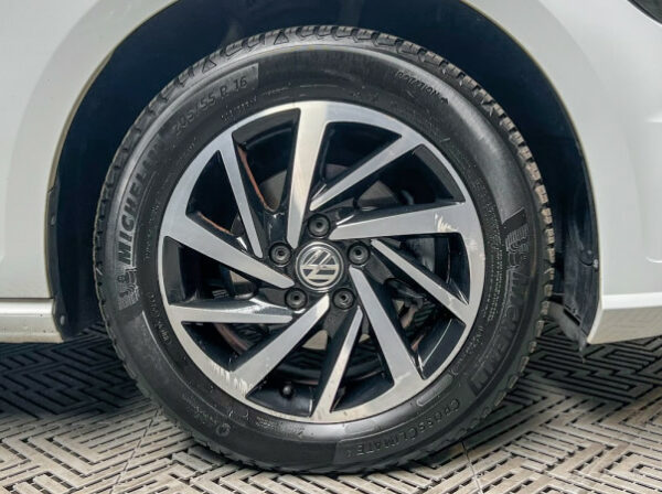 VOLKSWAGEN GOLF VII