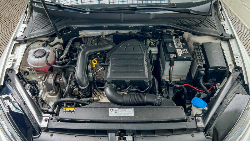 VOLKSWAGEN GOLF VII