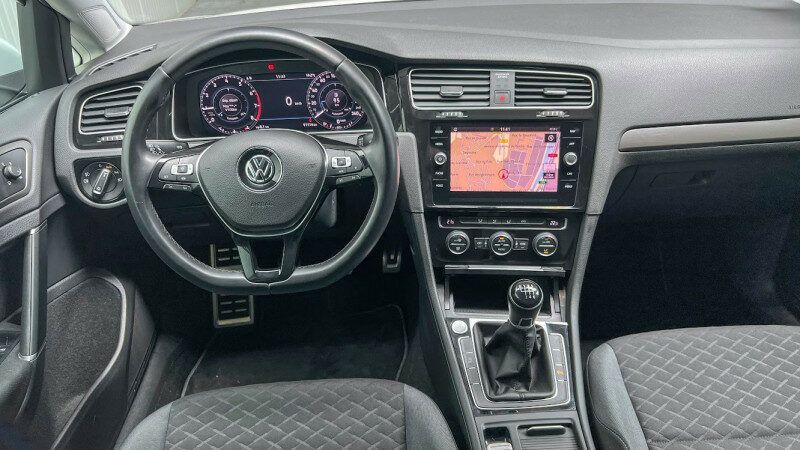 VOLKSWAGEN GOLF VII