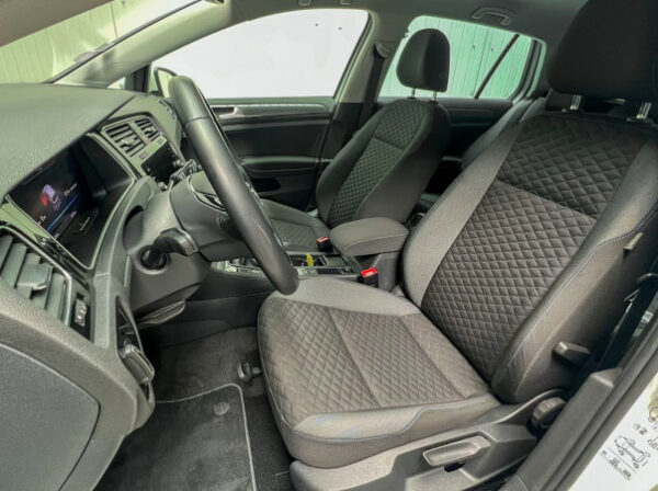 VOLKSWAGEN GOLF VII