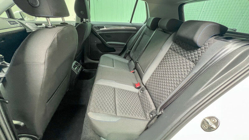VOLKSWAGEN GOLF VII