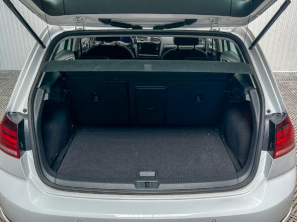 VOLKSWAGEN GOLF VII