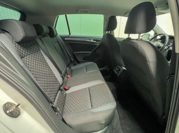 VOLKSWAGEN GOLF VII