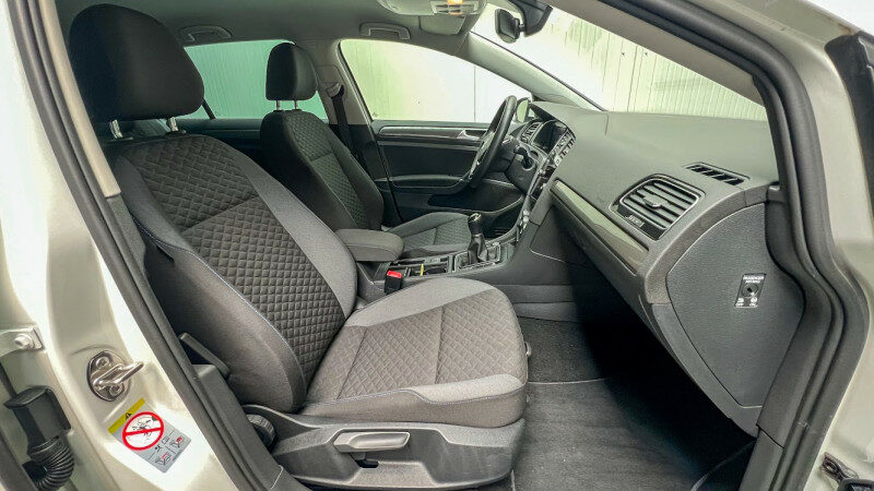 VOLKSWAGEN GOLF VII