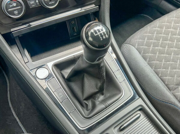 VOLKSWAGEN GOLF VII