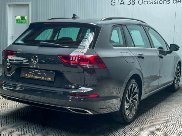 VOLKSWAGEN GOLF VIII SW