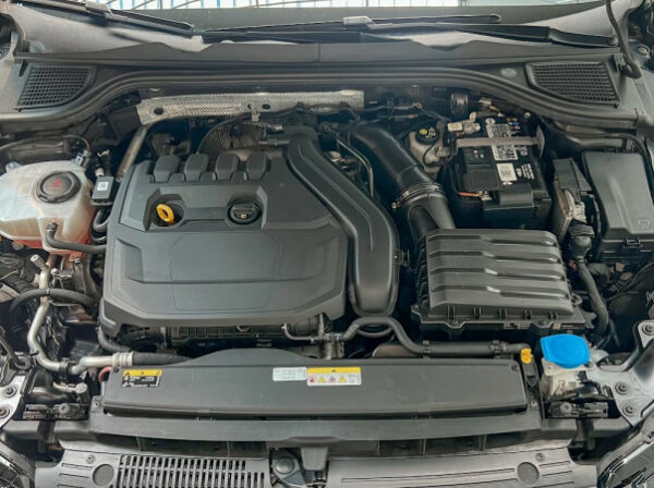VOLKSWAGEN GOLF VIII SW
